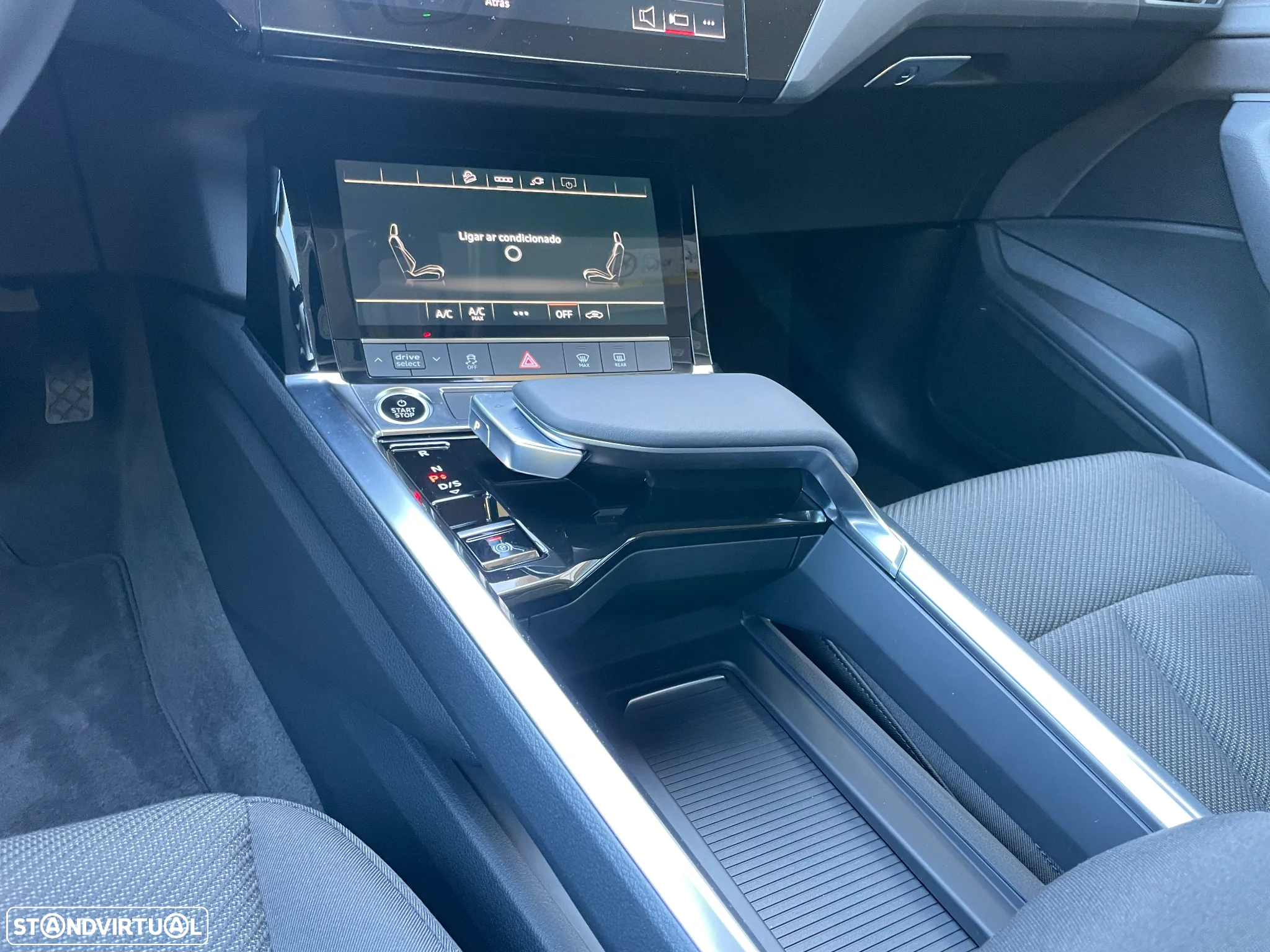 Audi Q8 e-Tron 55 quattro Advanced - 34