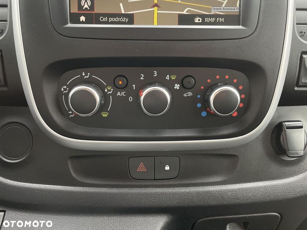 Renault Trafic SpaceClass 2.0 dCi - 23