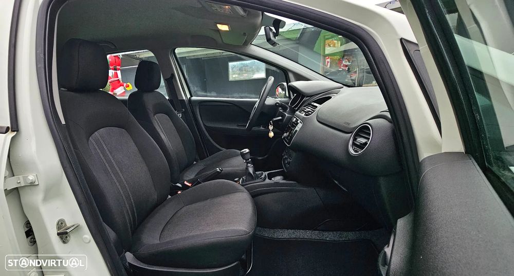 Fiat Punto 1.2 Lounge S&S - 22