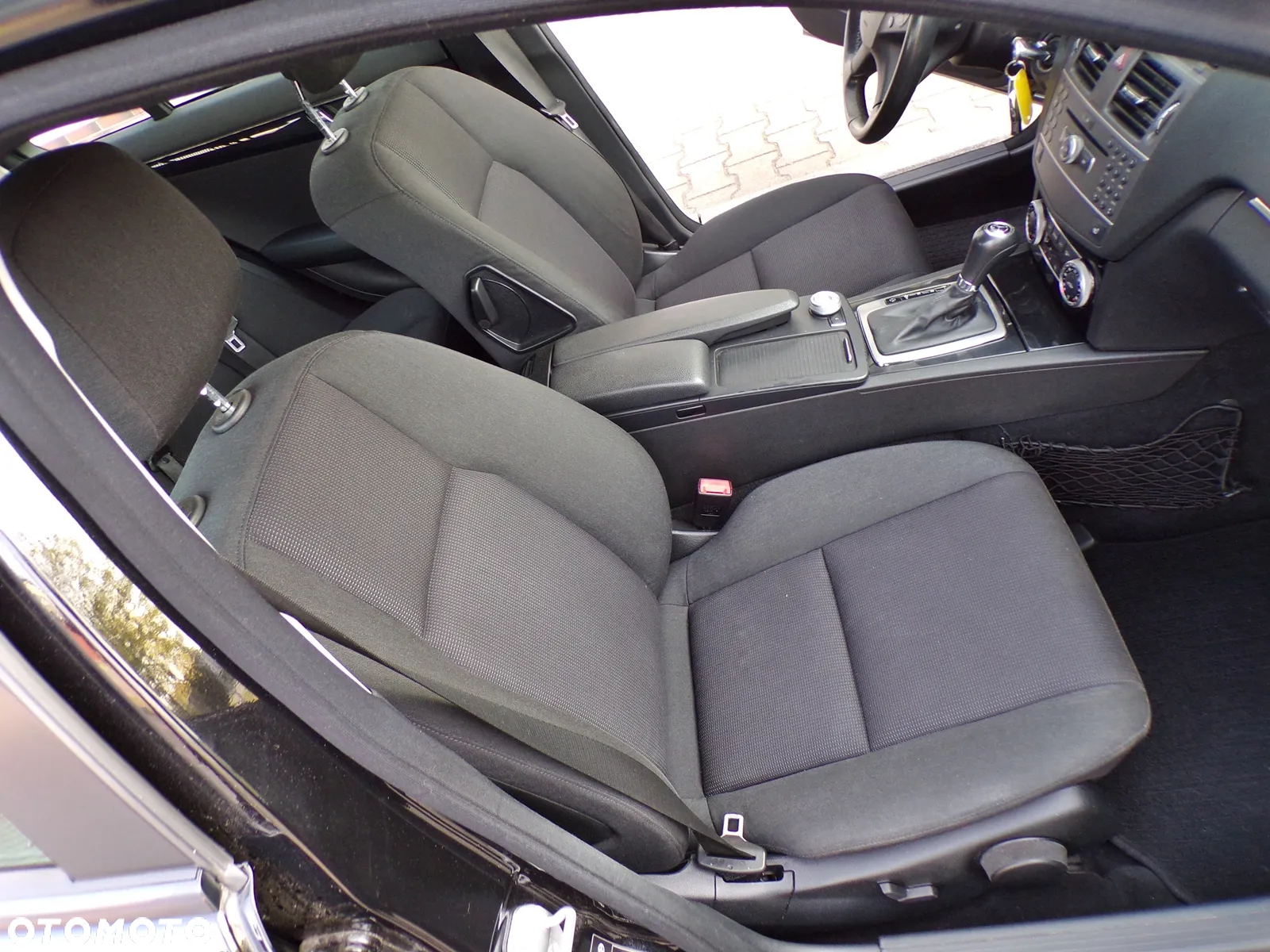 Mercedes-Benz Klasa C 180 T CGI Automatik BlueEFFICIENCY Elegance - 24