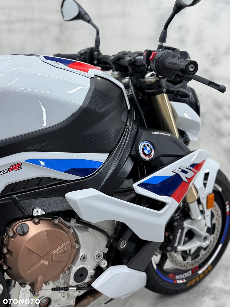 BMW S - 14