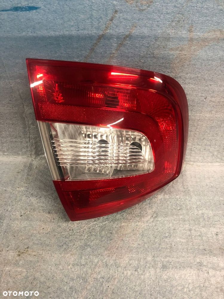 LAMPA TYLNA LEWA LEWY TYŁ SKODA RAPID LIFTBACK - 1
