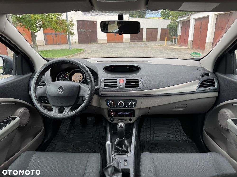 Renault Megane 1.6 16V 100 Expression - 11
