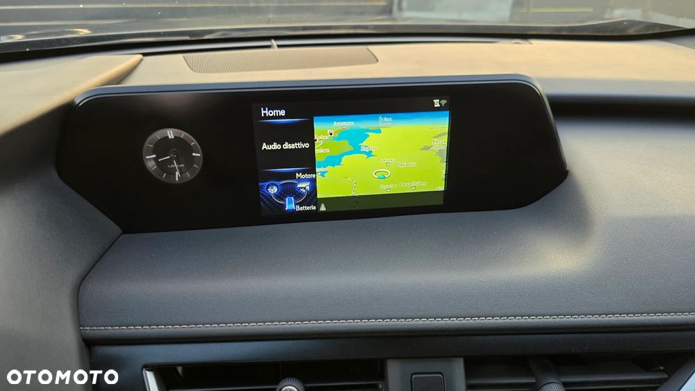 Lexus UX - 15