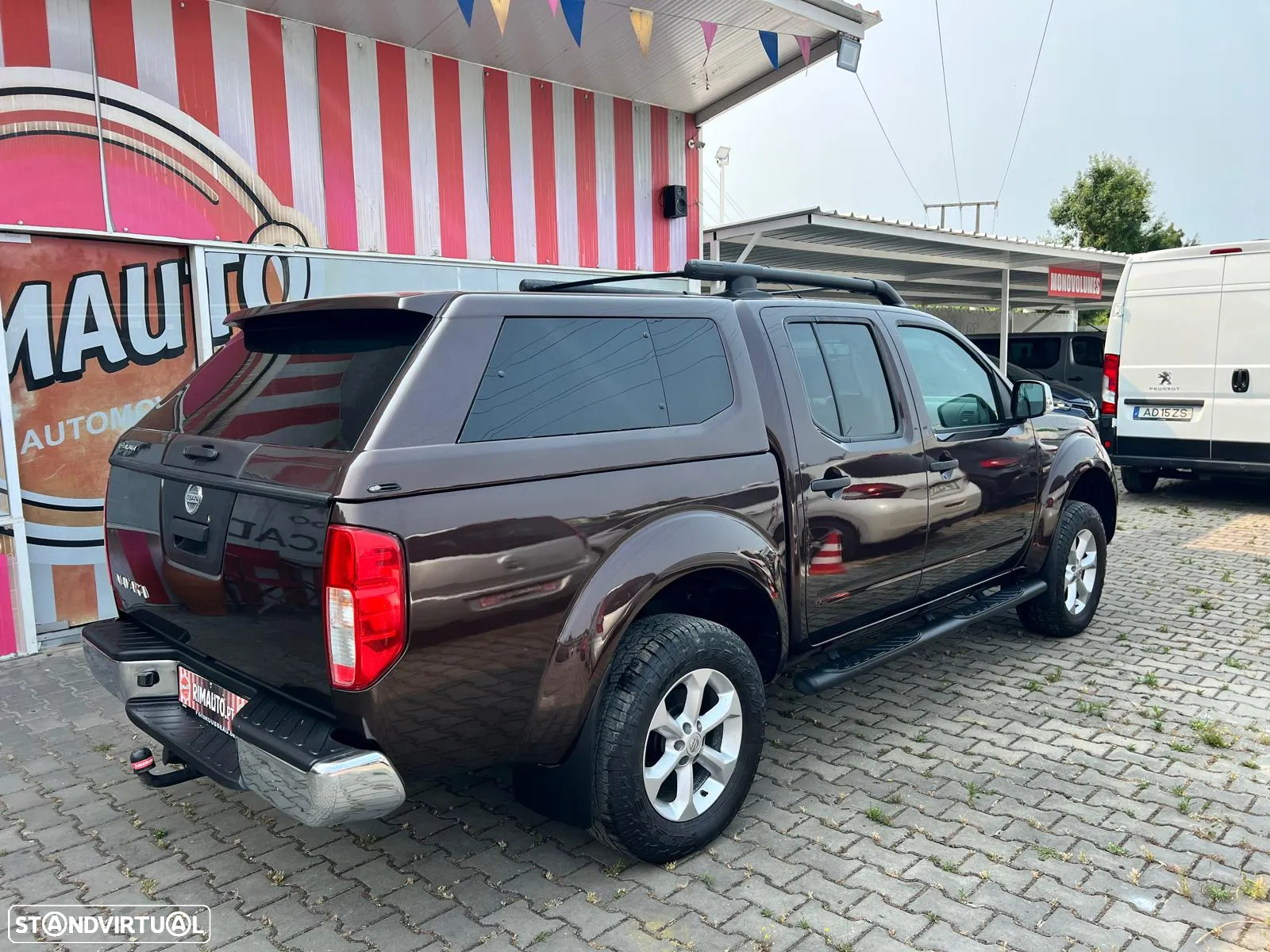 Nissan Navara 2.5 dCi CD LE Hi-Tech +P.Premium 4WD - 11