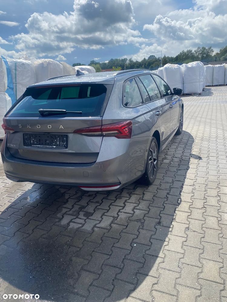 Skoda Octavia 2.0 TDI DSG Tour - 2