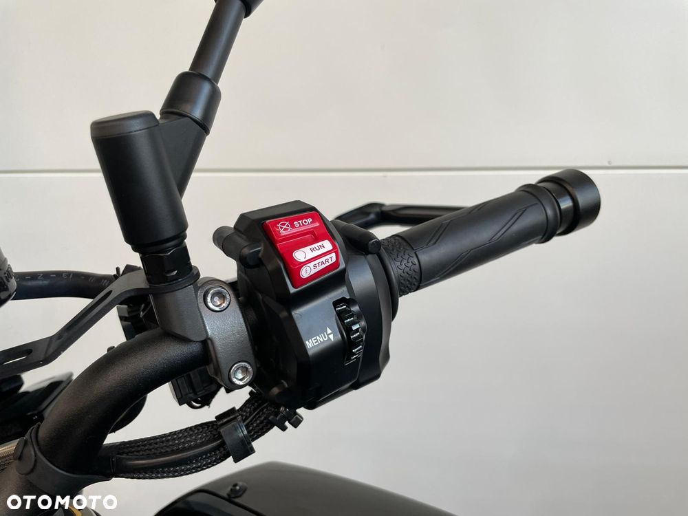 Yamaha MT - 12