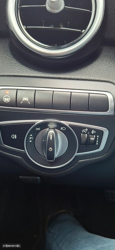 Mercedes-Benz C 300 e T 9G-TRONIC Avantgarde - 11