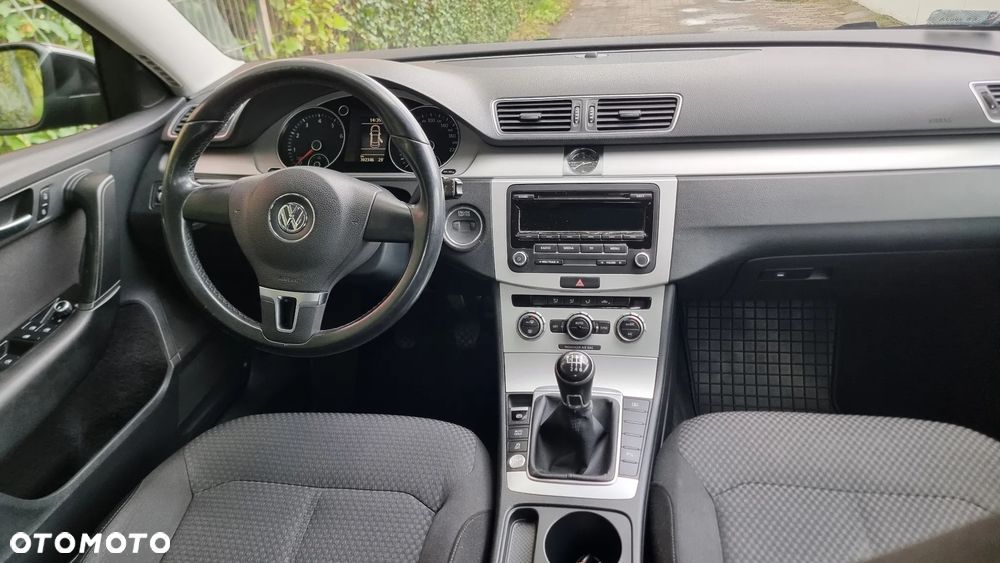 Volkswagen Passat - 9