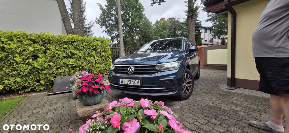 Volkswagen Tiguan - 1