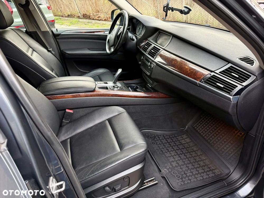 BMW X5 xDrive35i Edition Exclusive - 16