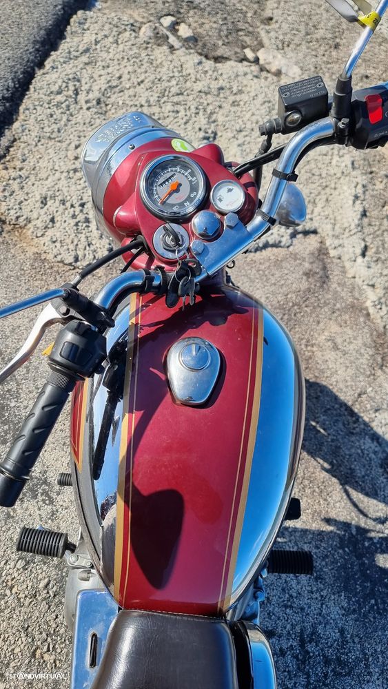 Moto Guzzi California Royal Enfield Classic Bullet - 5