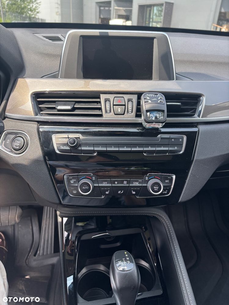 BMW X1 sDrive18i xLine - 11