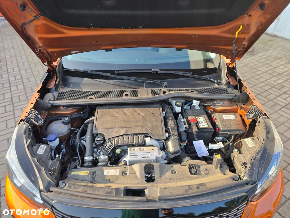 Peugeot 2008 1.2 PureTech Allure S&S EAT8 - 33