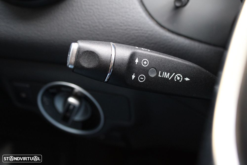 Mercedes-Benz GLA 220 d 4Matic 7G-DCT AMG Line - 13