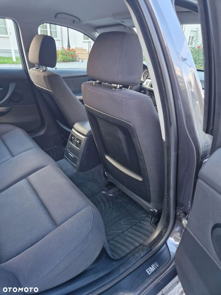 BMW Seria 3 318d - 24