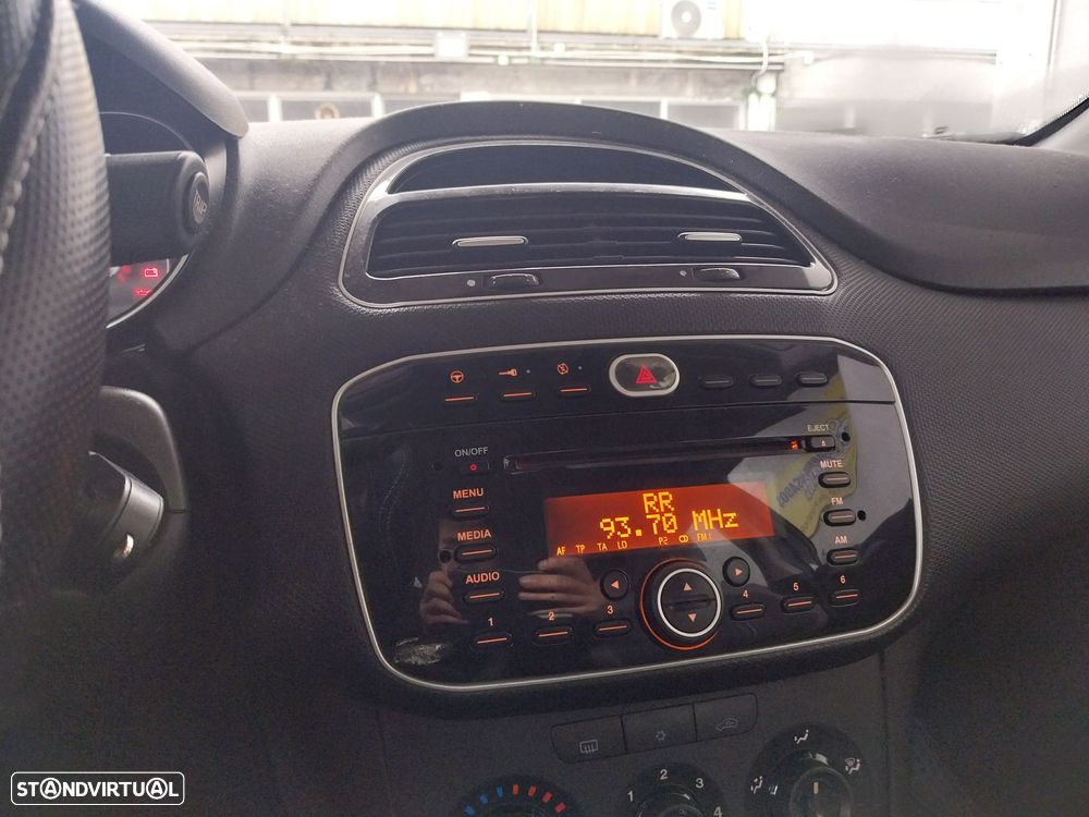 Fiat Punto 1.3 M-Jet Lounge S&S - 7