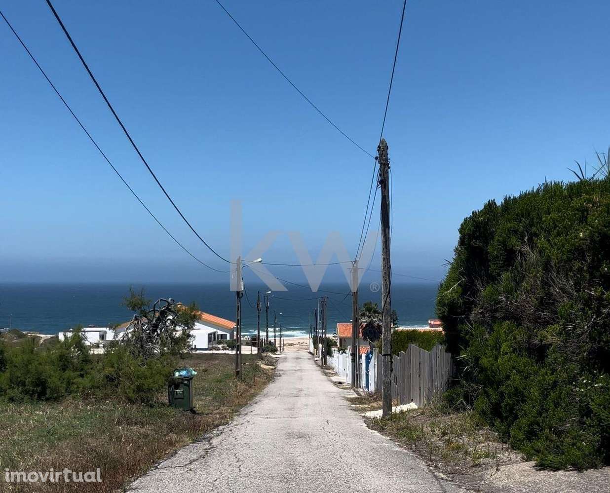 Moradia T2 para recuperar com vista mar, a 800m da Praia da Foz do Siz - Grande imagem: 3/26