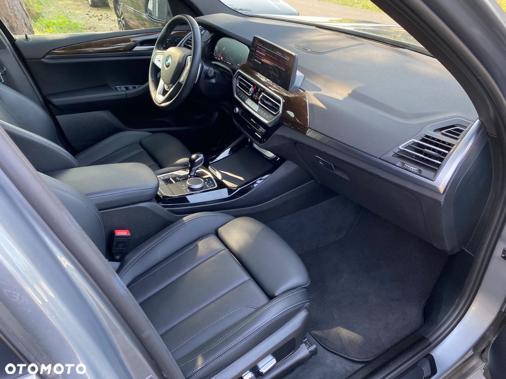 BMW X3 xDrive30i Advantage - 5