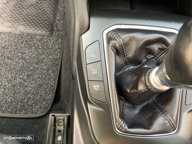 Ford Focus 1.5 TDCi ECOBlue Connected - 24