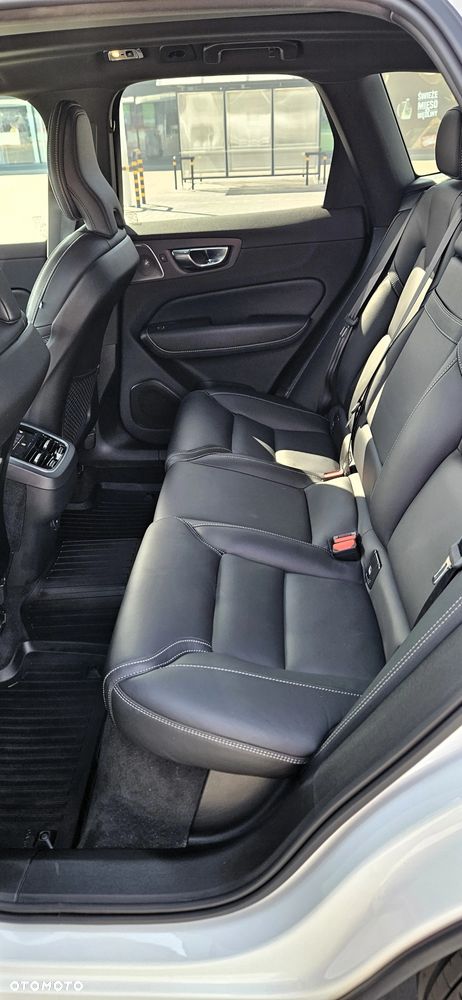 Volvo XC 60 B4 B R-Design - 30