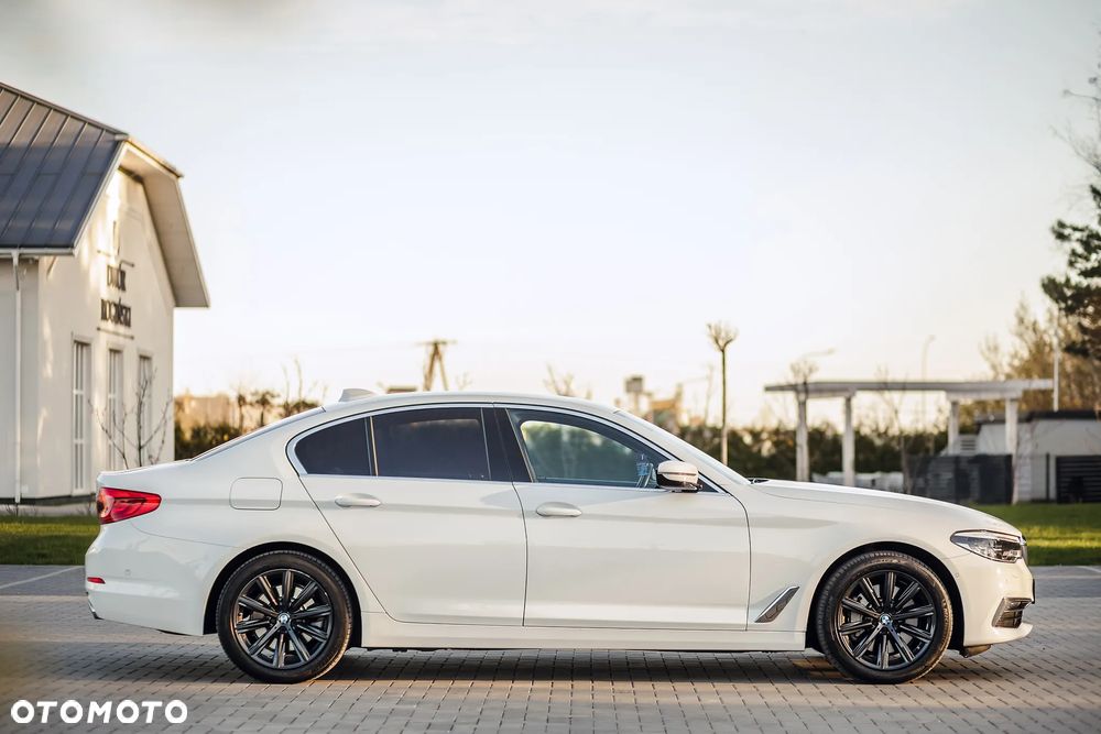 BMW Seria 5 530e iPerformance xDrive Luxury Line - 4