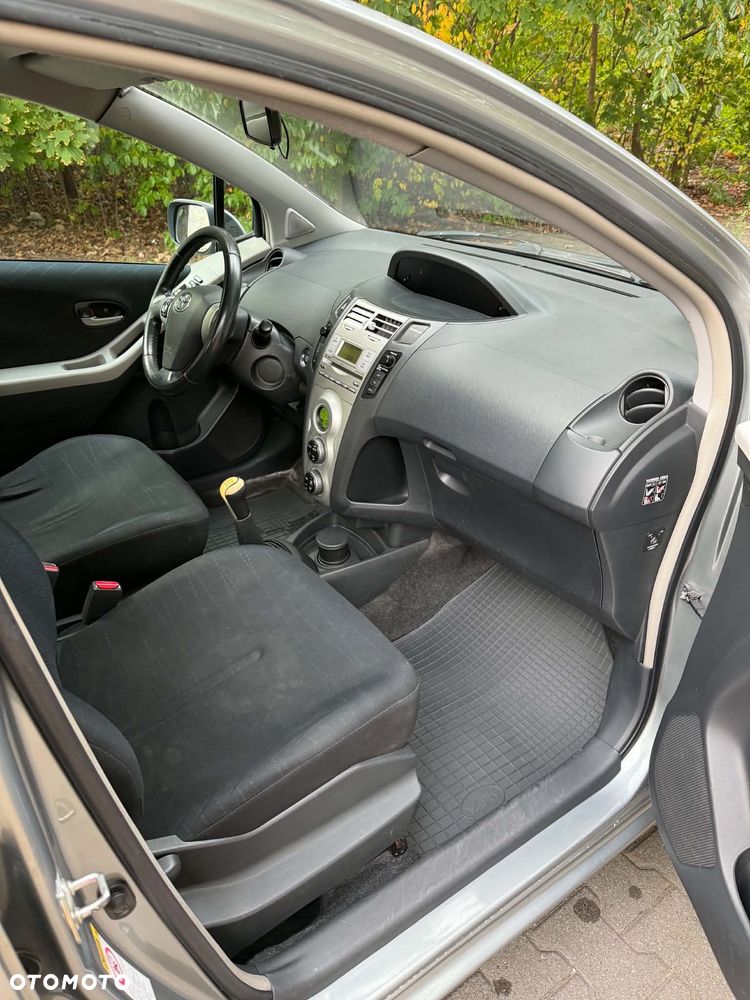 Toyota Yaris - 6