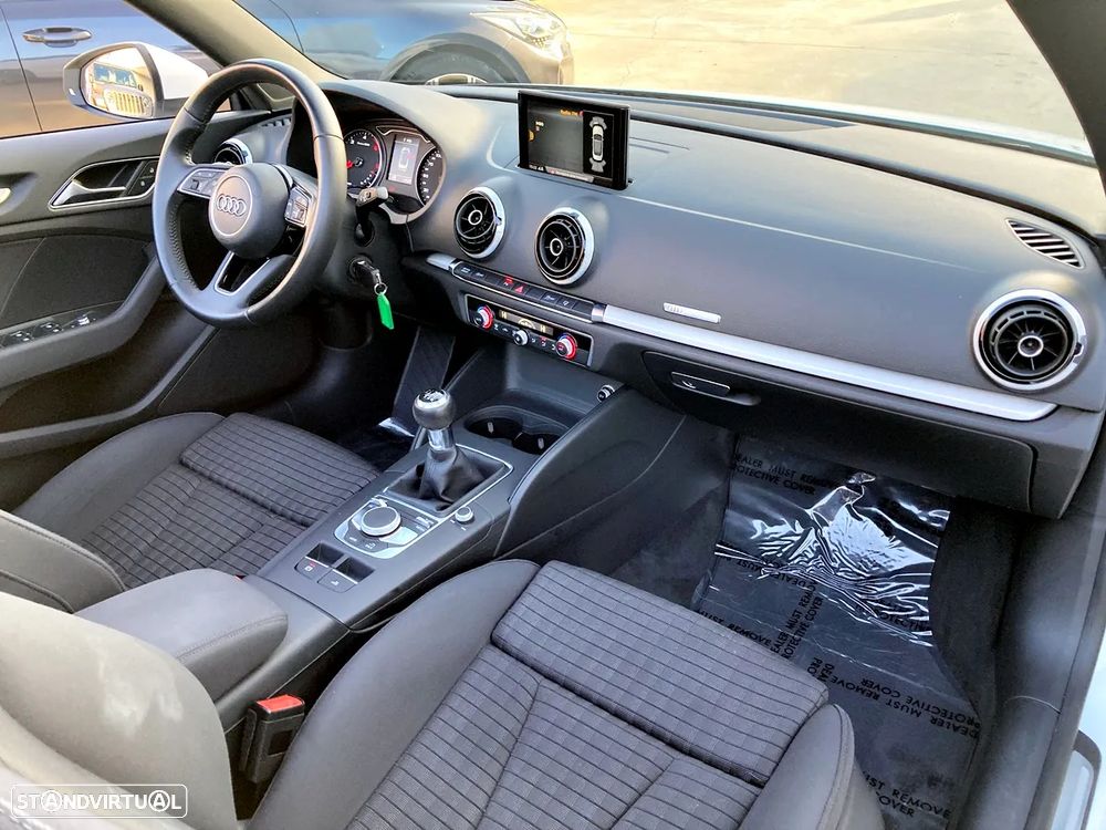 Audi A3 Cabrio 1.6 TDI (clean diesel) Attraction - 36