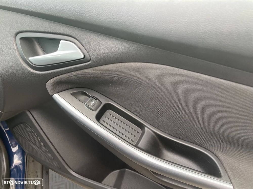 Ford Focus SW 1.6 TDCi Titanium Best - 16