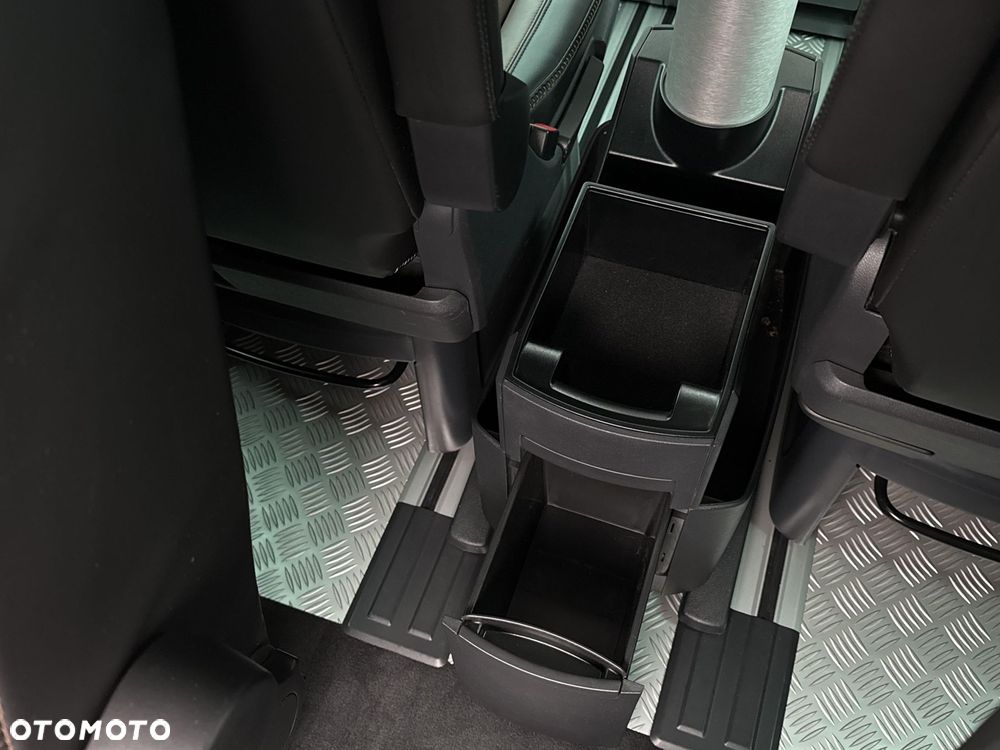 Volkswagen Multivan - 39