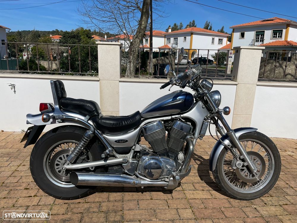 Suzuki Intruder - 1
