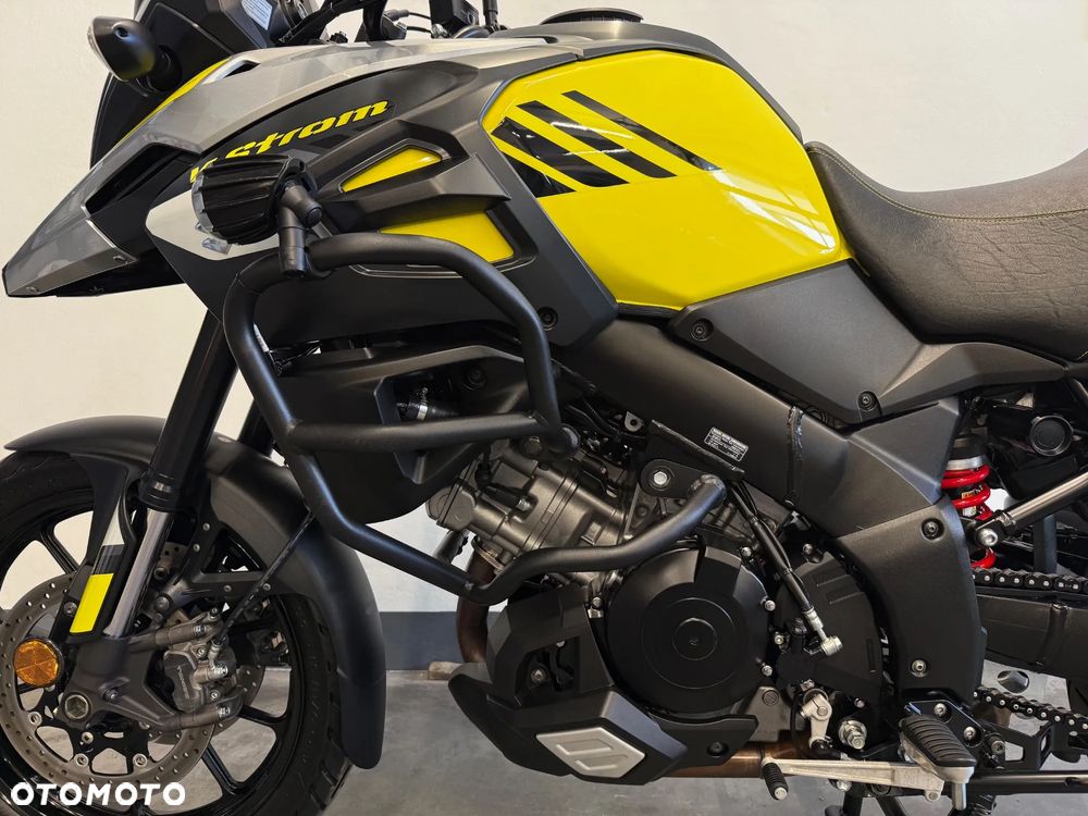 Suzuki V-STROM - 10