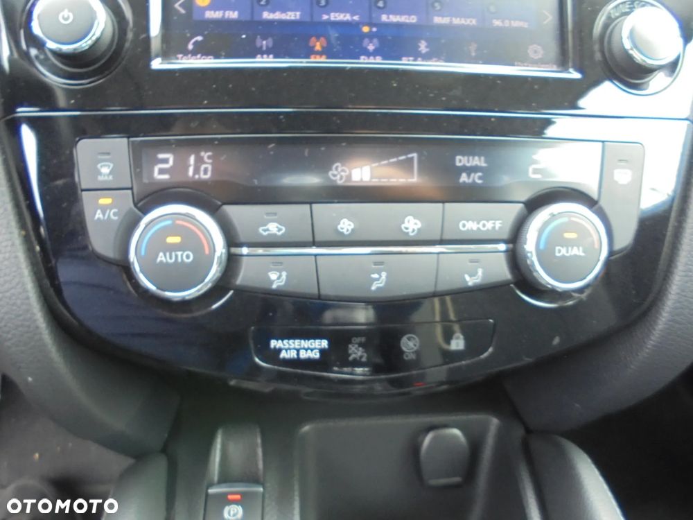 Nissan Qashqai 1.3 DIG-T N-WAY - 17