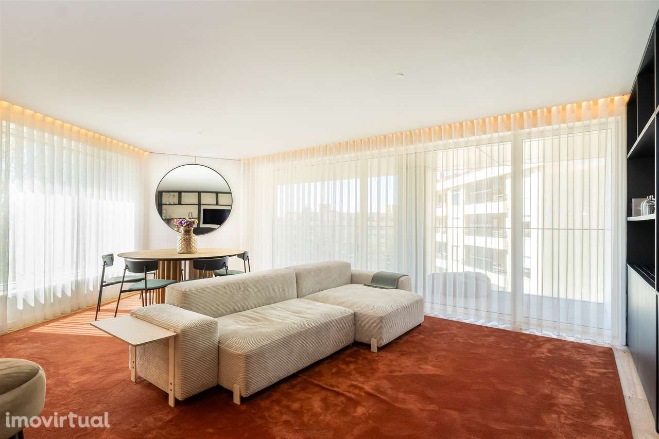 Apartamento T3 com Master Suíte e varanda localizado em Arca d’Água - Grande imagem: 2/35