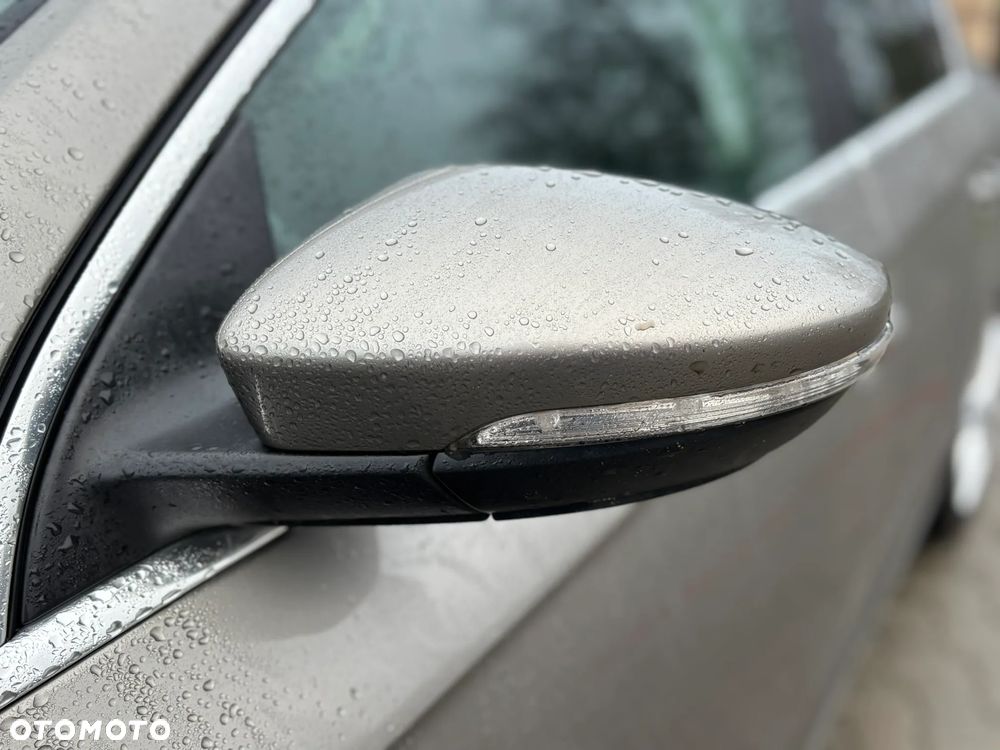 Volkswagen Passat - 14