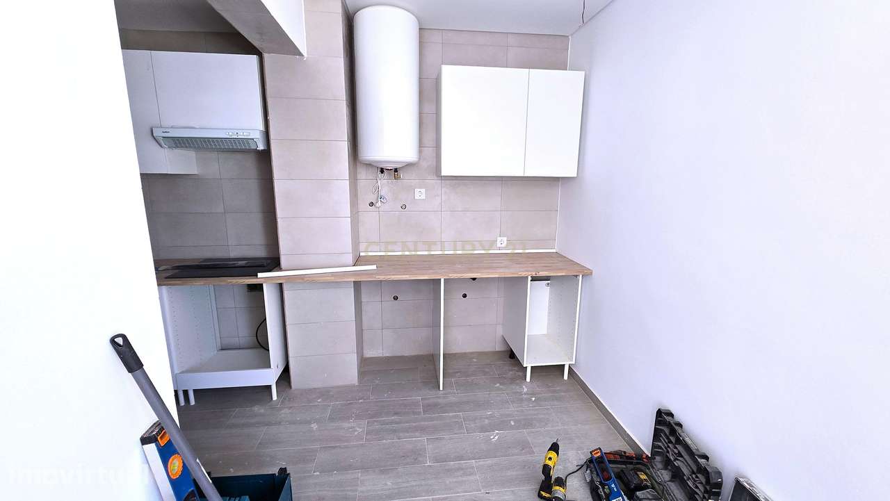 Apartamento T3 Totalmente Remodelado para Arrendamento | Bairro do Lic - Grande imagem: 5/25