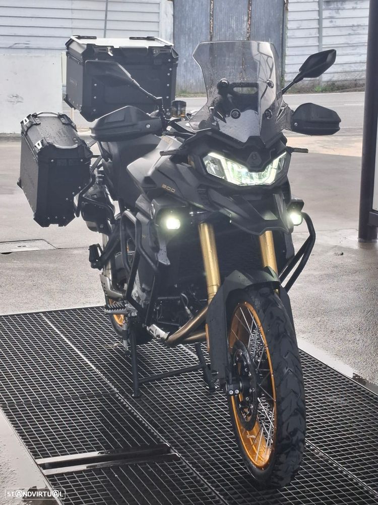 Voge 900DSX + 3 Malas - 4