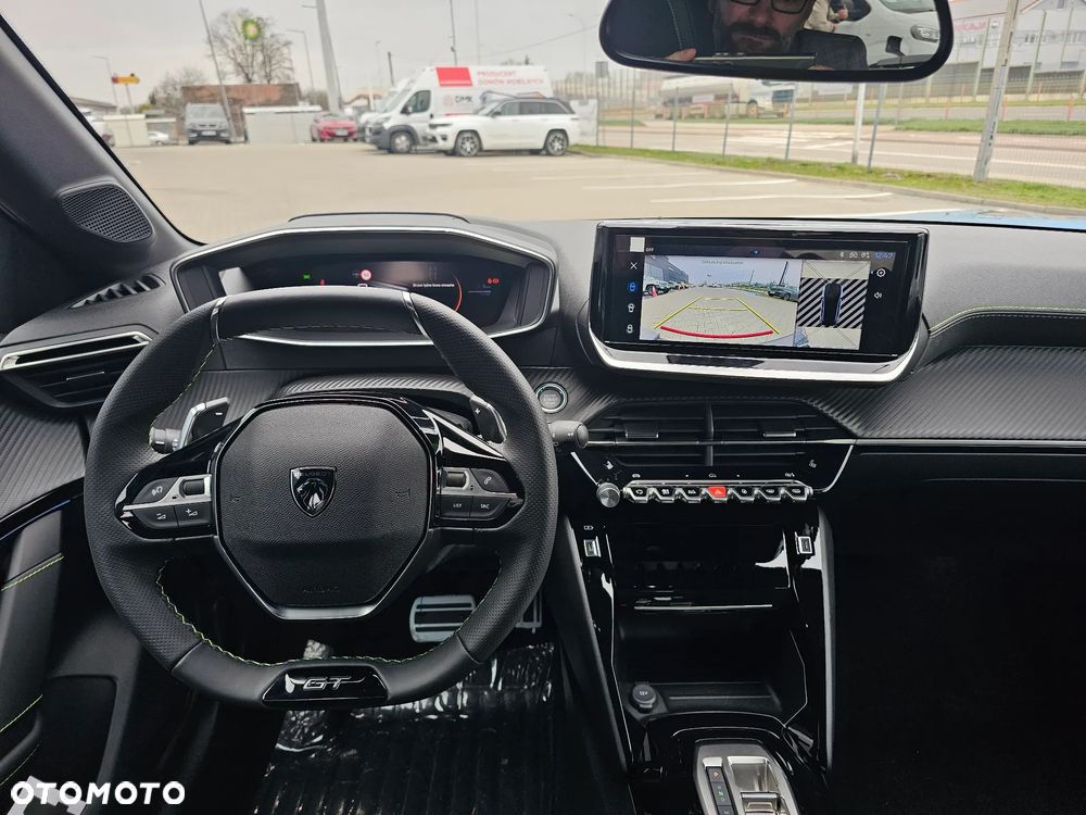 Peugeot 208 ver-1-2-mhev-gt - 8