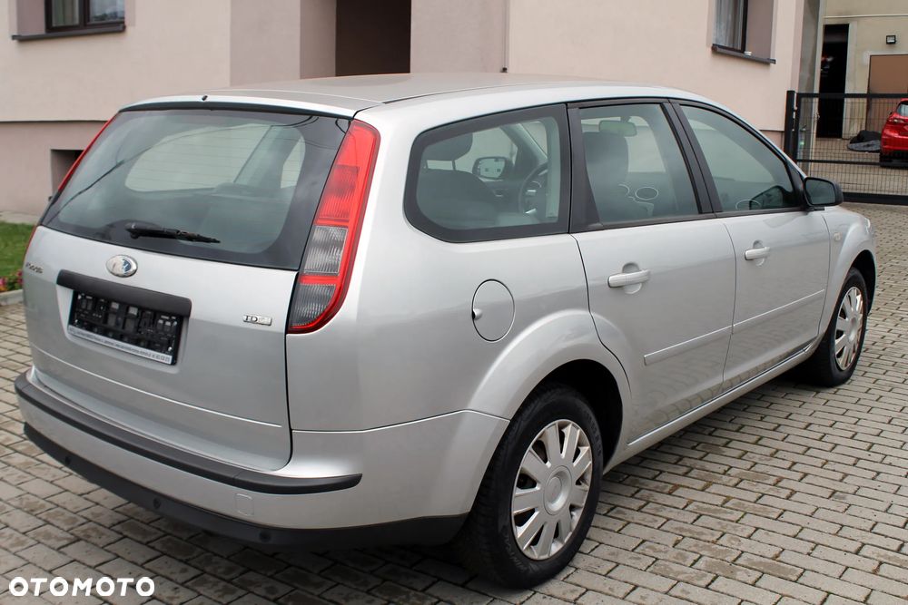 Ford Focus 1.6 16V Style - 4