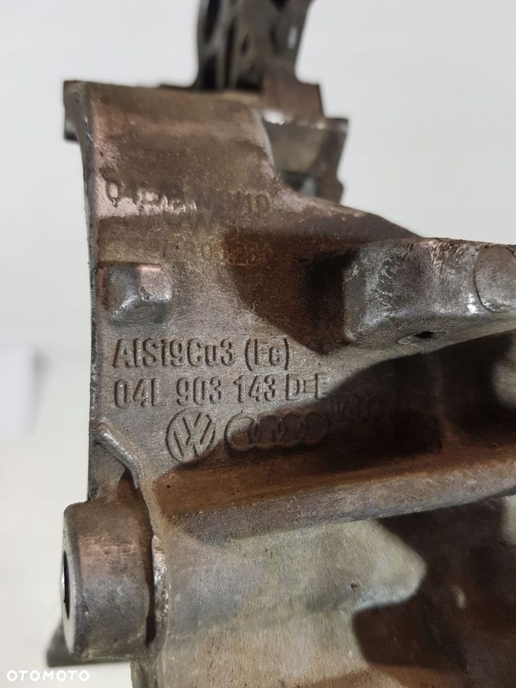 łapa wspornik alternatora 04l903143d vw audi skoda a6 a4 2.0 tdi - 13