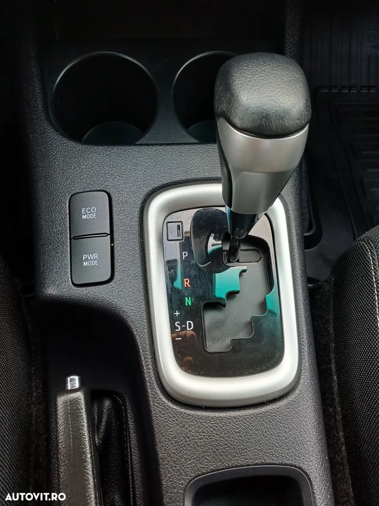 Toyota Hilux 4x4 Double Cab A/T Invincible - 17