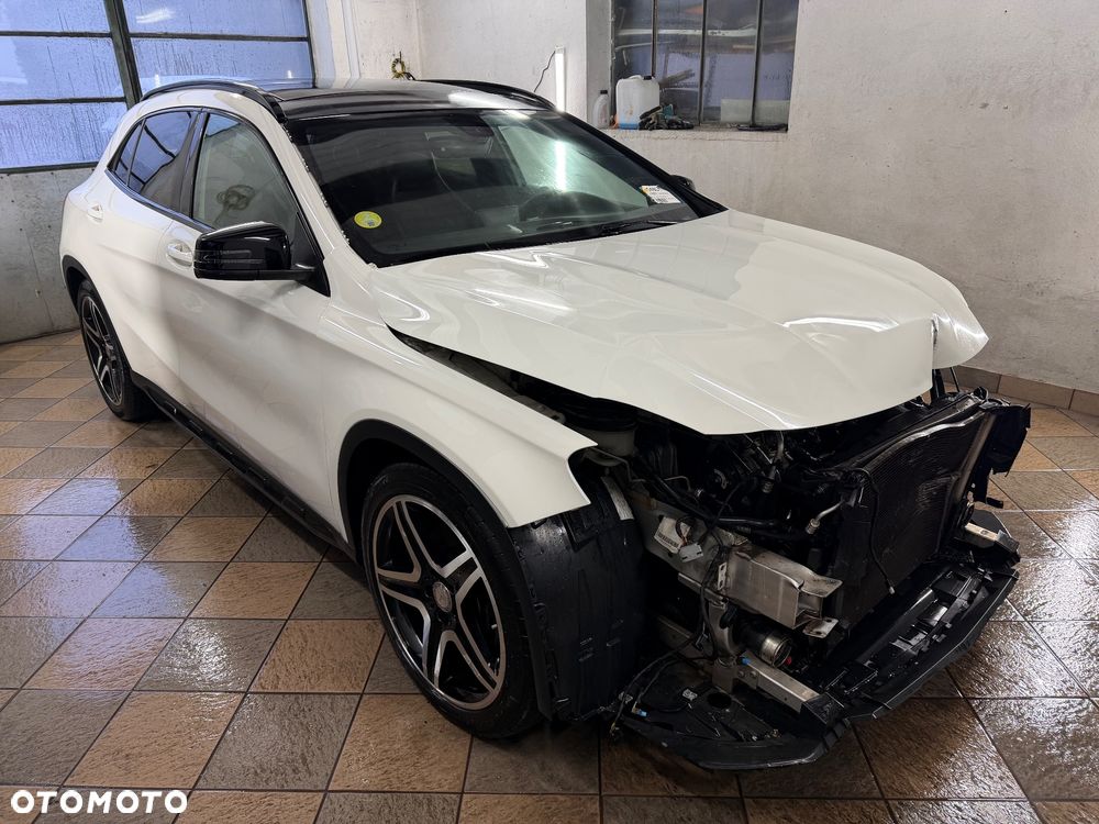 Mercedes-Benz GLA 220 CDI 7G-DCT AMG Line - 3