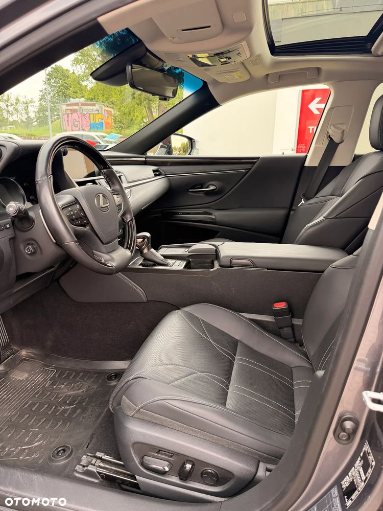 Lexus ES 300h Prestige - 8
