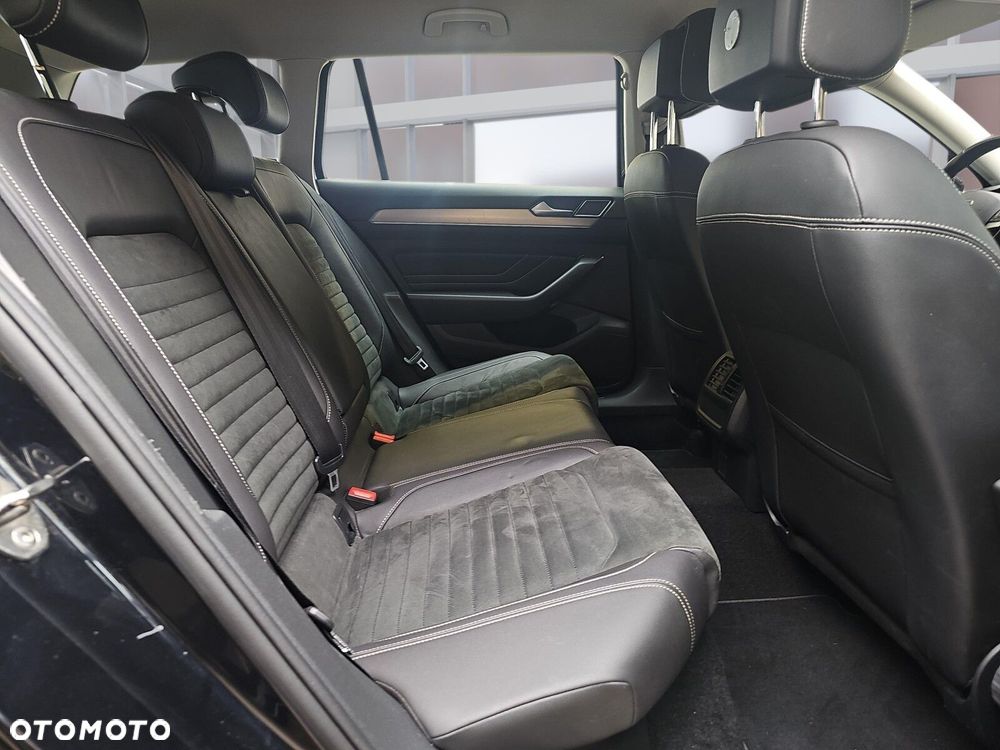 Volkswagen Passat Variant 2.0 TDI EVO Elegance DSG - 12