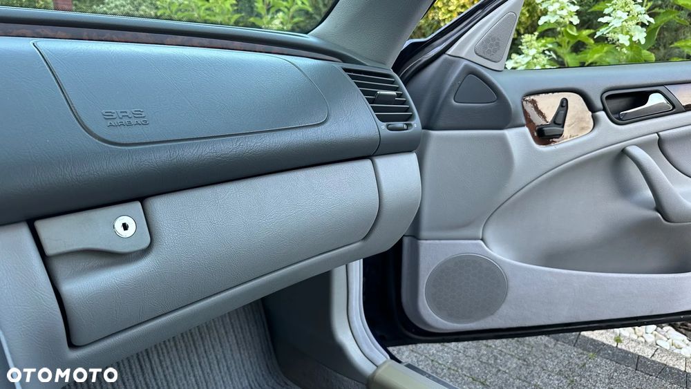 Mercedes-Benz CLK - 15