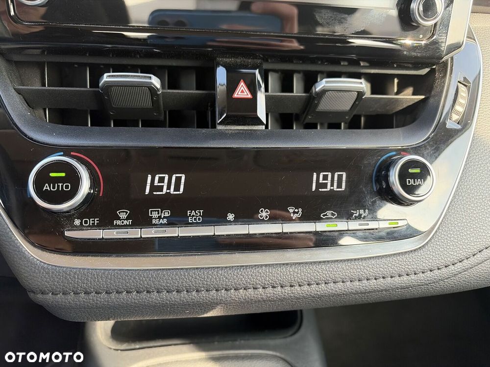 Toyota Corolla - 23