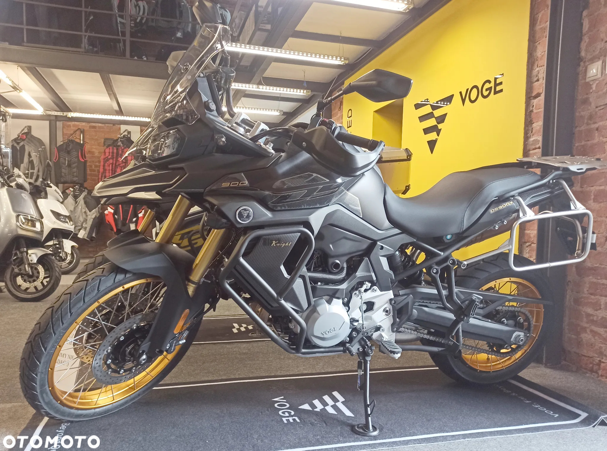 VOGE 900DSX - 10