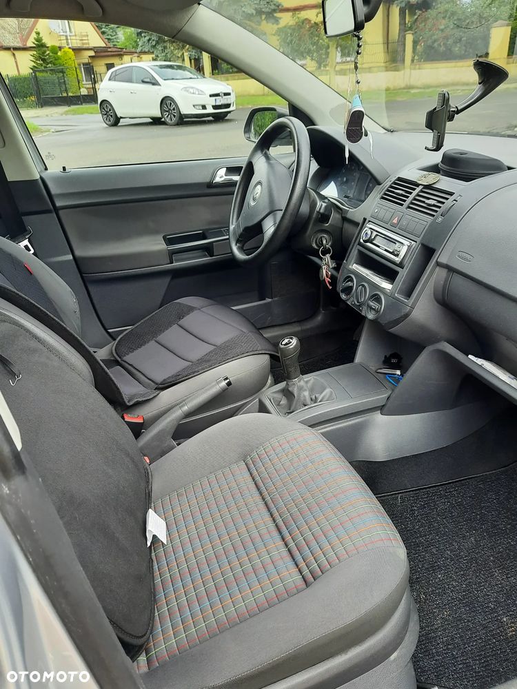 Volkswagen Polo - 4
