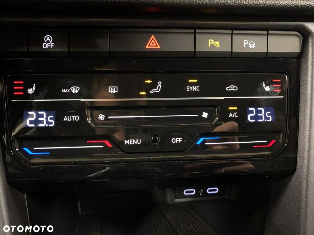 Volkswagen T-Roc - 34