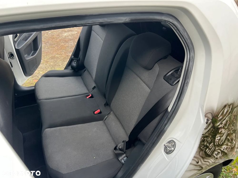 Volkswagen up! (BlueMotion Technology) move - 23